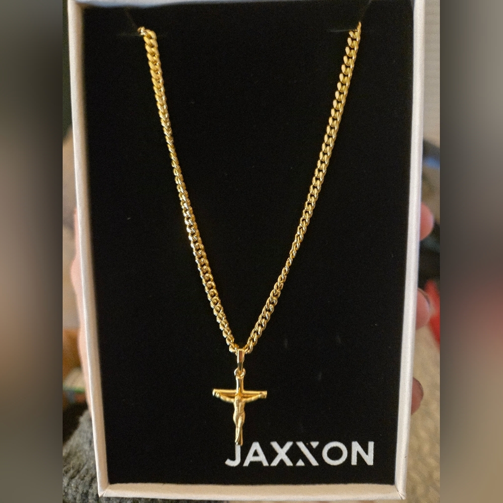 Gold Crucifix Pendant & Chain